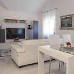 Daire A Due Passi Dal Castello - Moderno E Ristrutturato Ferrara