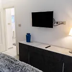 A Due Passi Dal Castello - Moderno E Ristrutturato Daire