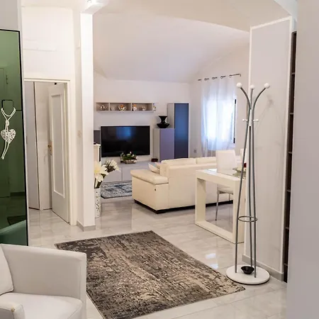 A Due Passi Dal Castello - Moderno E Ristrutturato Appartement