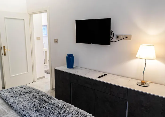 A Due Passi Dal Castello - Moderno E Ristrutturato Apartament